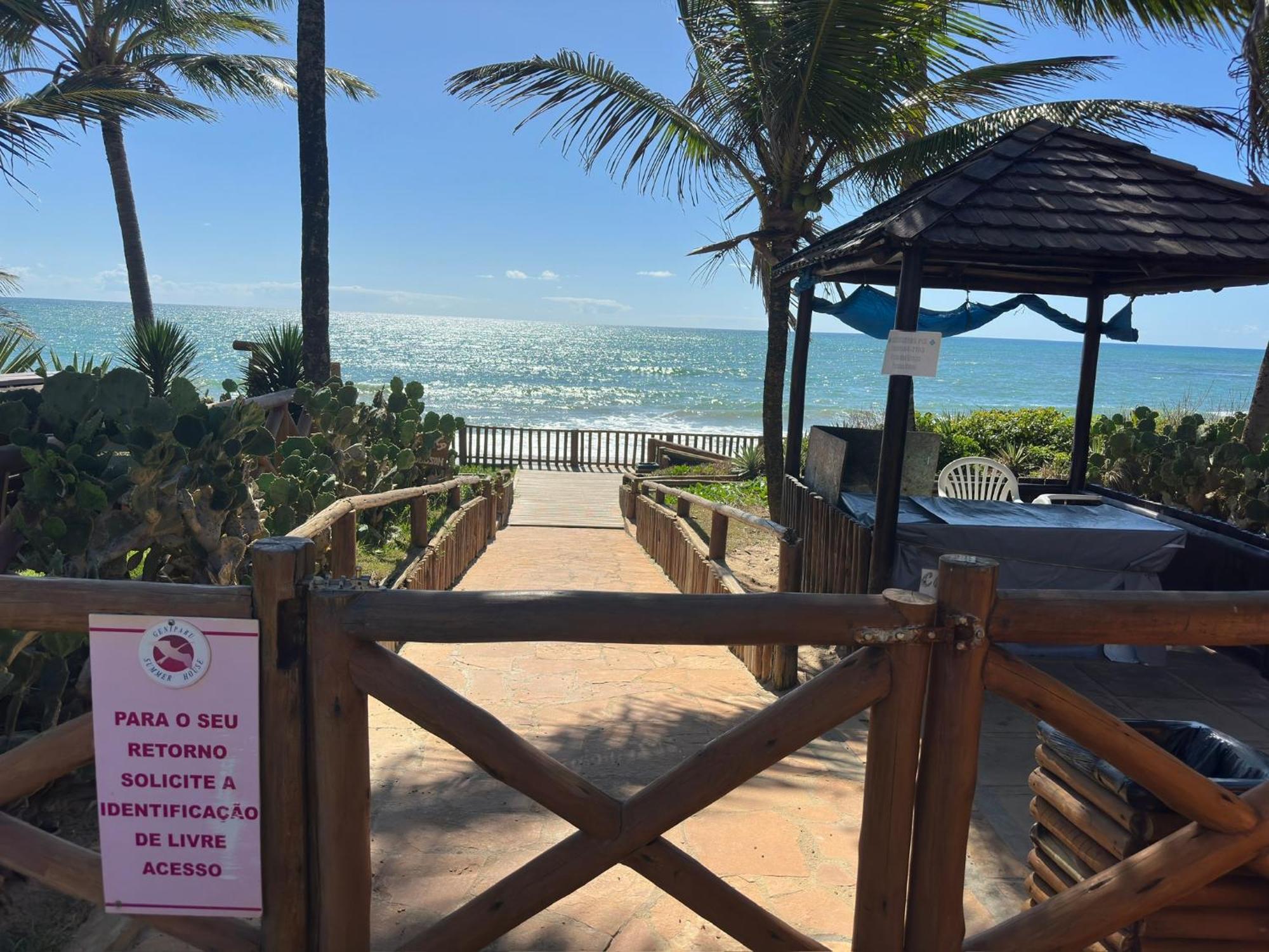Flat Guarajuba 4 Quartos Terreo A Beira Mar - Pe Na Areia - Governanca Com Arrumadeira E Wi Fi Inclusos Camassari Exterior photo