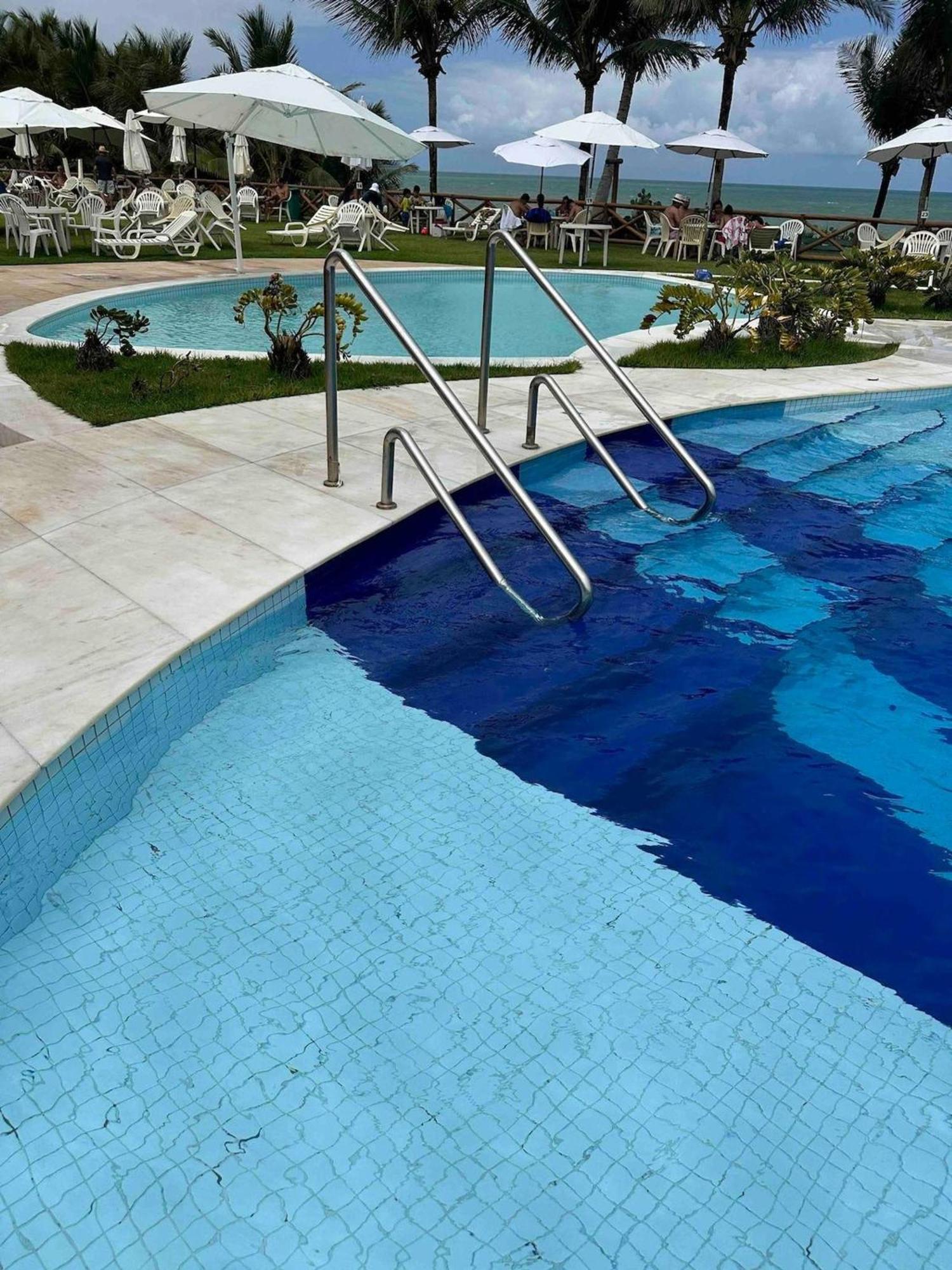 Flat Guarajuba 4 Quartos Terreo A Beira Mar - Pe Na Areia - Governanca Com Arrumadeira E Wi Fi Inclusos Camassari Exterior photo