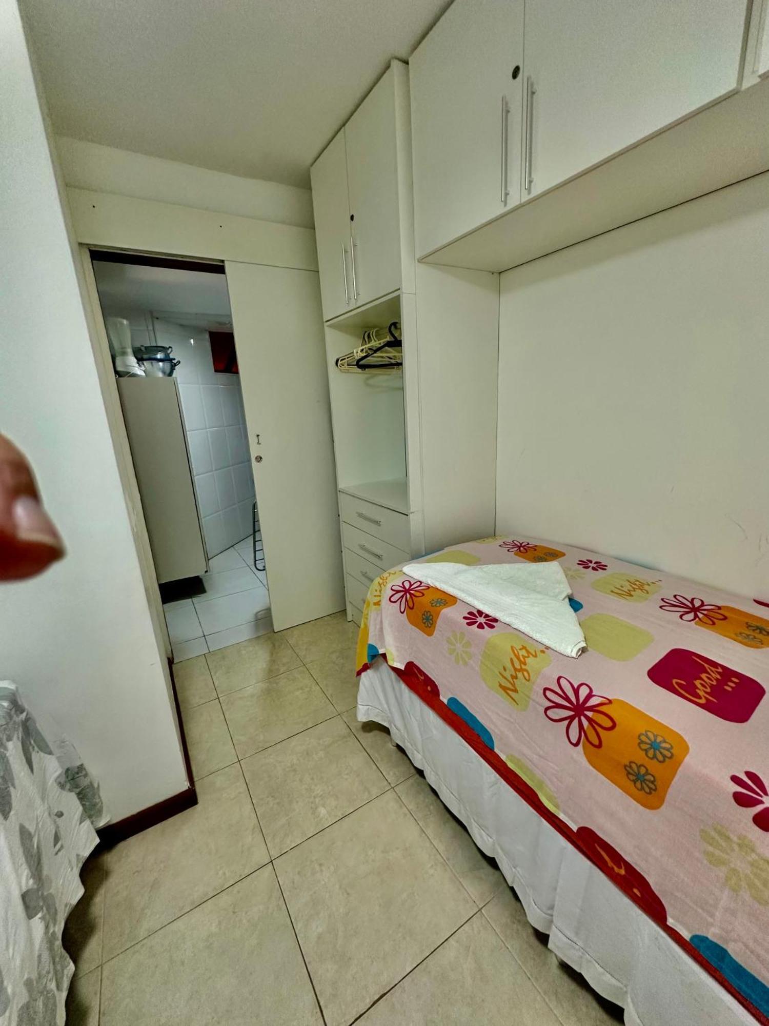 Flat Guarajuba 4 Quartos Terreo A Beira Mar - Pe Na Areia - Governanca Com Arrumadeira E Wi Fi Inclusos Camassari Exterior photo